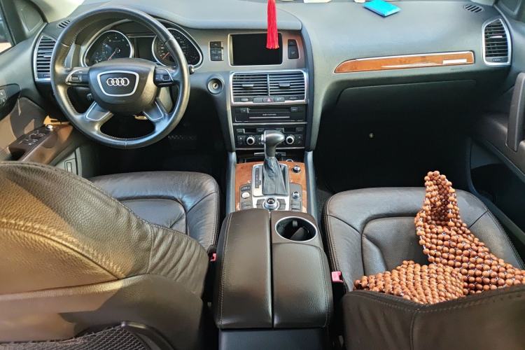 Used Audi Q7 2015 35 TFSI Ambition Edition Center Console