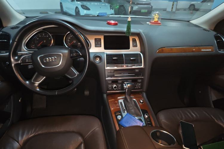 Used Audi Q7 2015 40 TFSI Collector's Edition Center Console