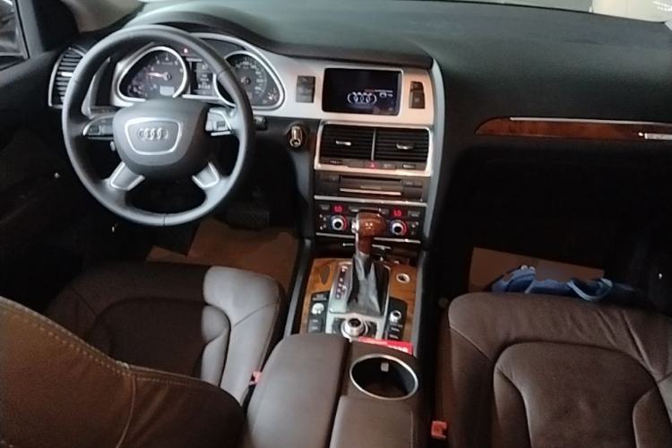 Used Audi Q7 2015 35 TFSI Sport Edition Center Console