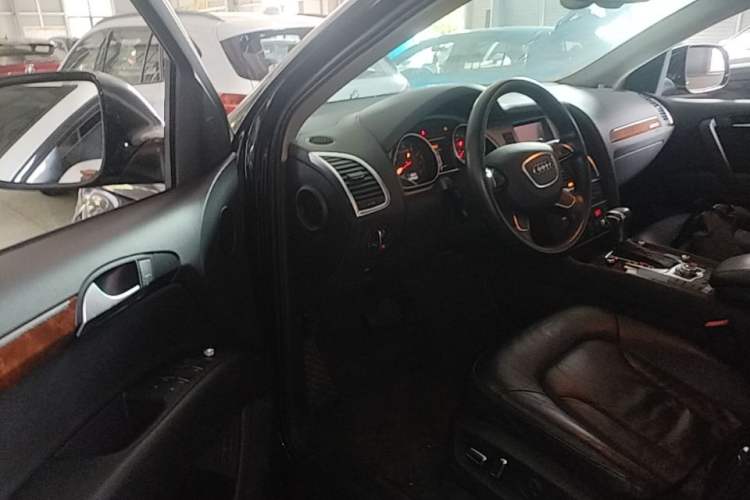 Used Audi Q7 2015 35 TFSI Ambition Edition Driver Seat