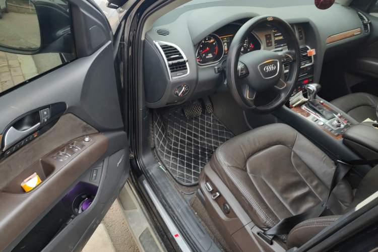 Used Audi Q7 2015 35 TFSI Sport Edition Driver Seat