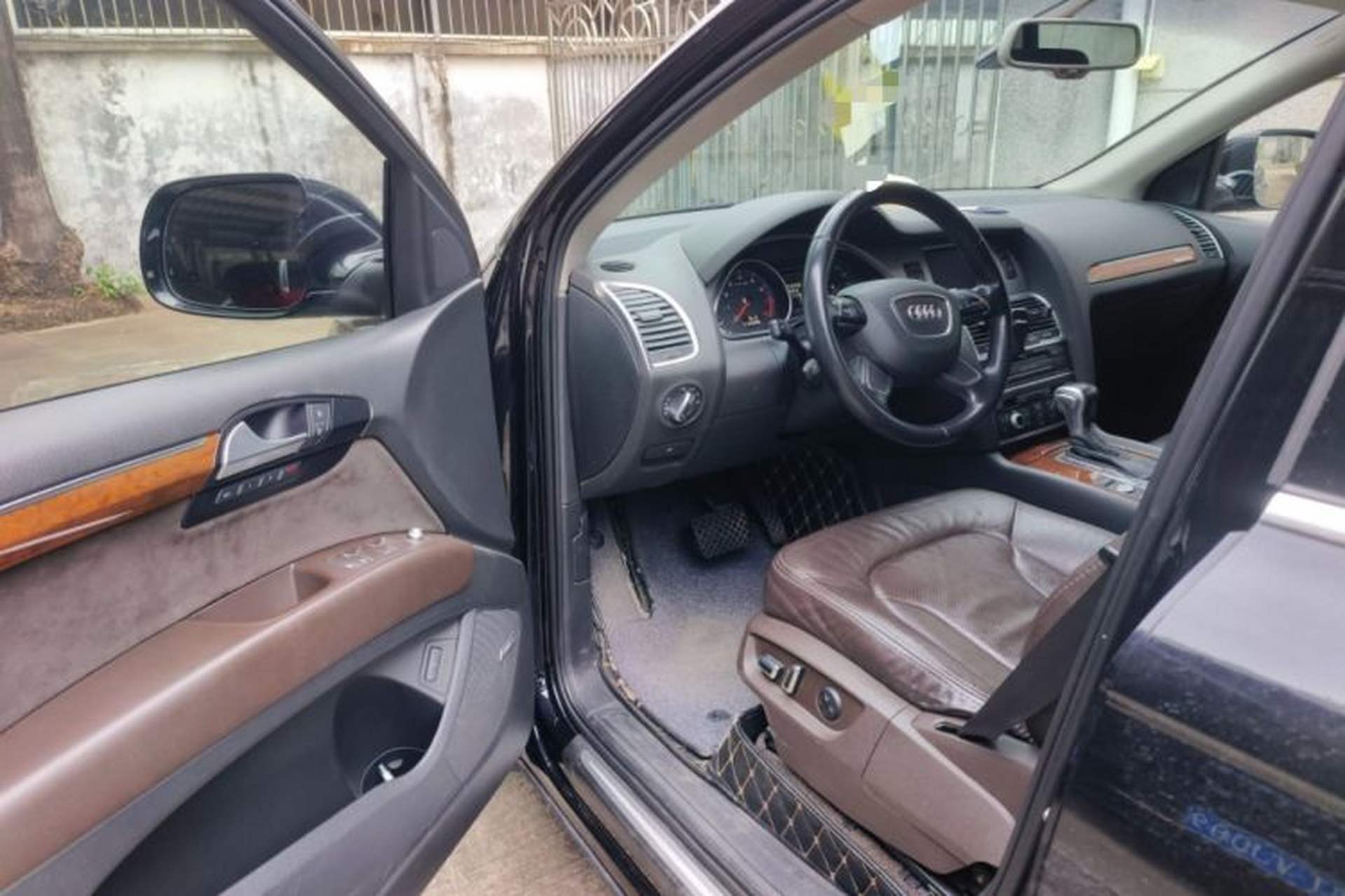 Used Audi Q7 2015 40 TFSI Collector's Edition Driver Seat