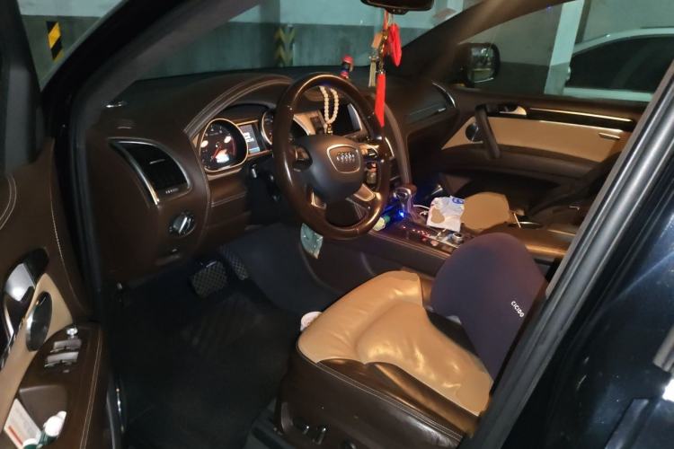 Used Audi Q7 2015 40 TFSI Collector's Edition Driver Seat