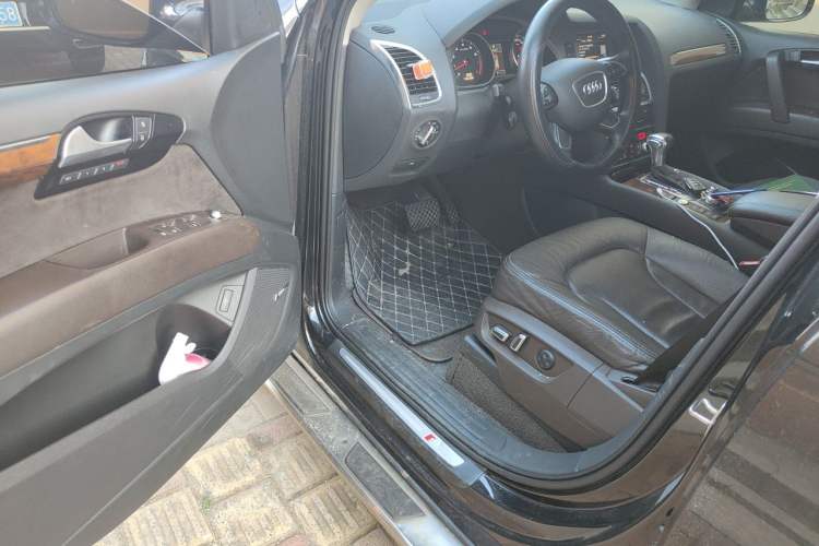 Used Audi Q7 2015 35 TFSI Sport Edition Driver Seat
