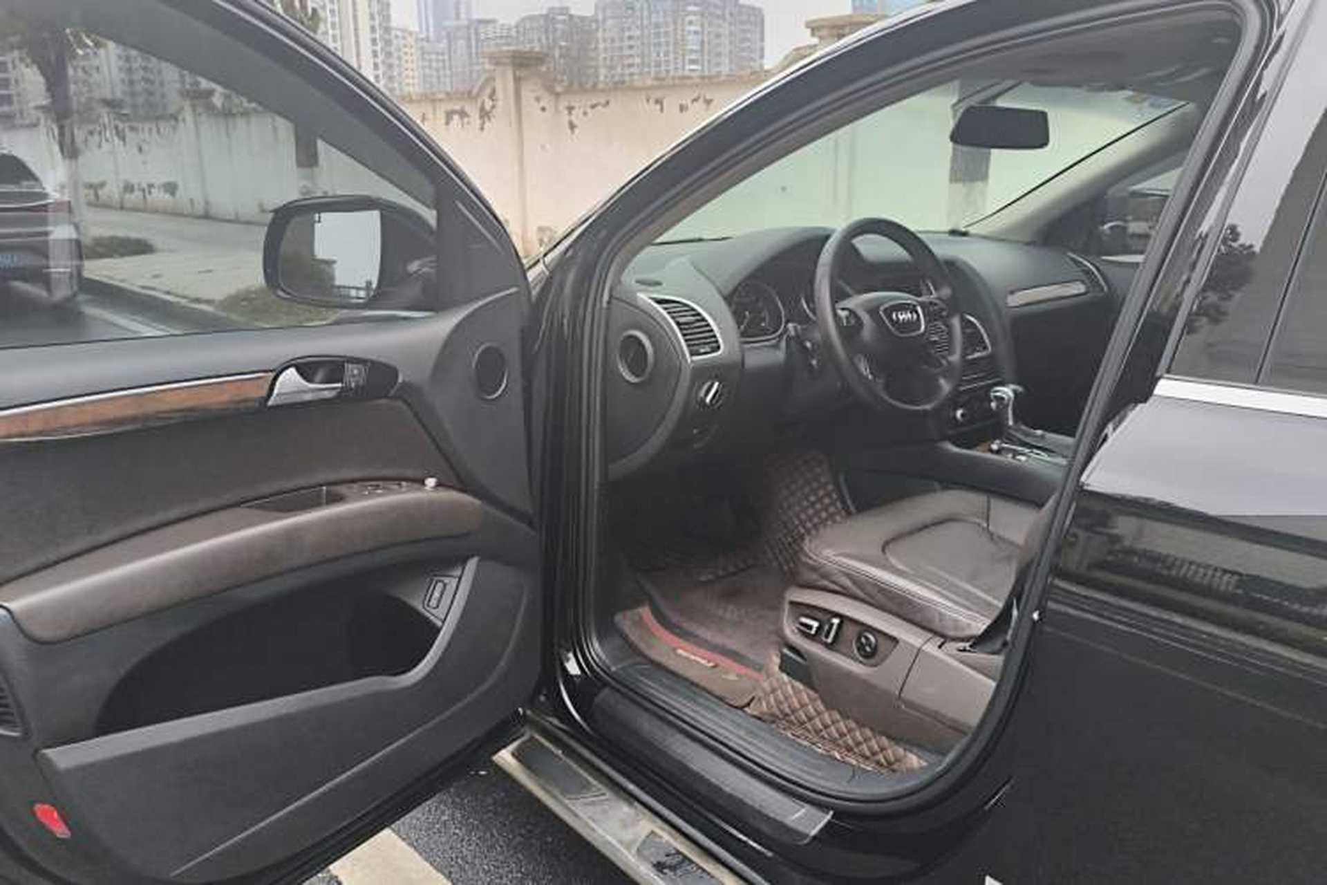 Used Audi Q7  Driver Seat