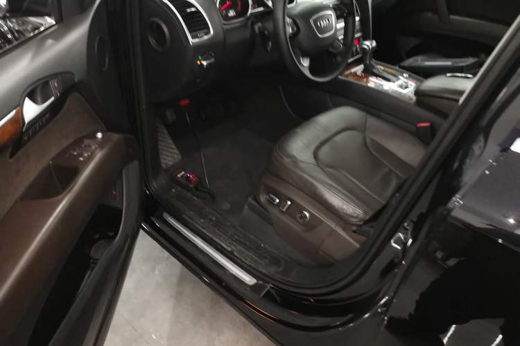 Used Audi Q7 2015 35 TFSI Ambition Edition Driver Seat