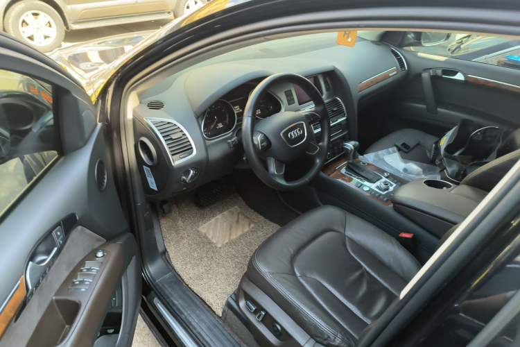 Used Audi Q7 2015 35 TFSI Ambition Edition Driver Seat
