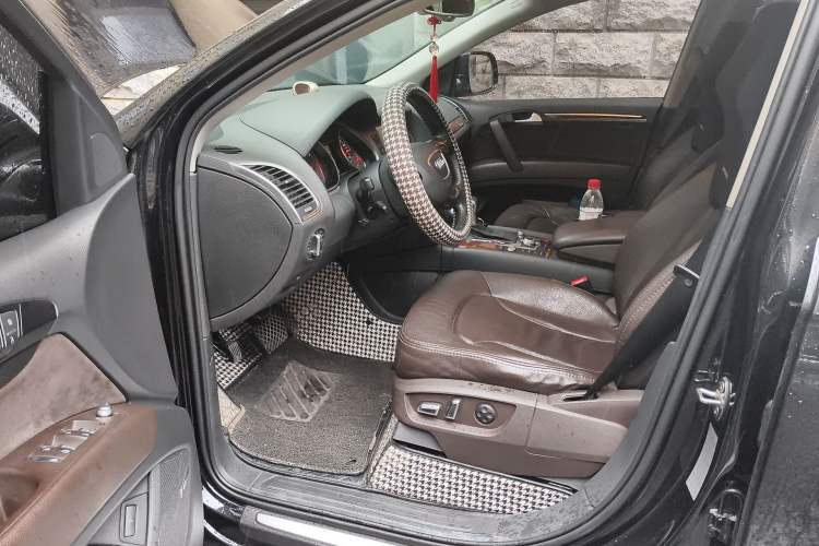Used Audi Q7 2015 35 TDI Excellence Edition Driver Seat