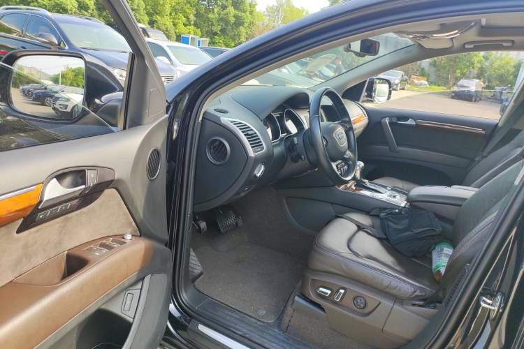 Used Audi Q7 2015 35 TFSI Ambition Edition Driver Seat