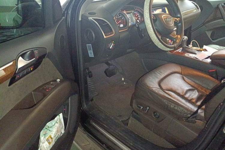 Used Audi Q7 2015 35 TFSI Ambition Edition Driver Seat