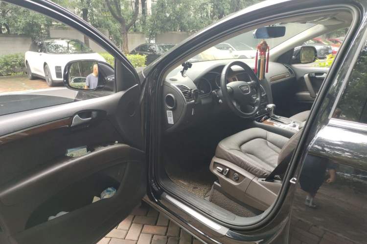 Used Audi Q7 2015 35 TFSI Ambition Edition Driver Seat