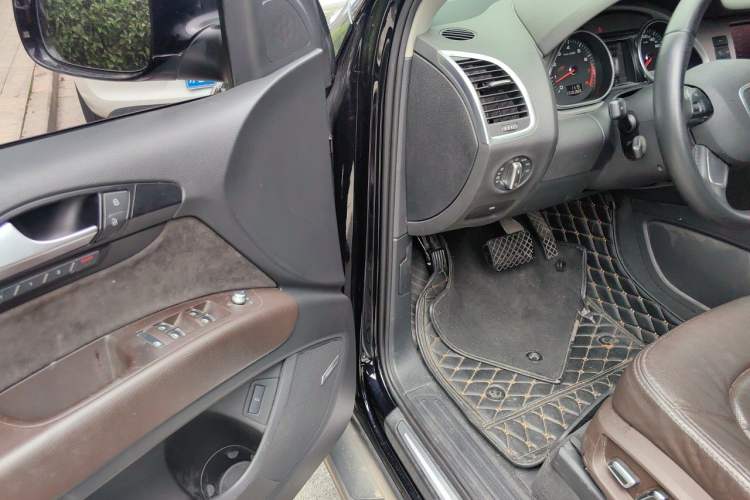 Used Audi Q7 2015 35 TFSI Sport Edition Driver Seat