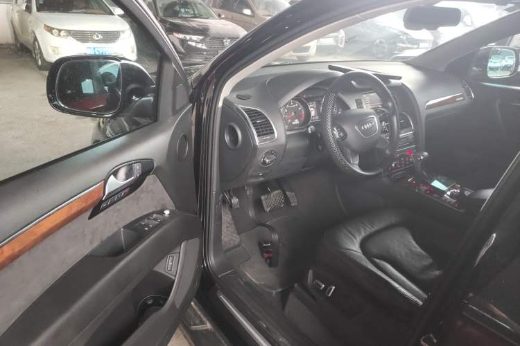 Used Audi Q7 2015 35 TFSI Ambition Edition Driver Seat