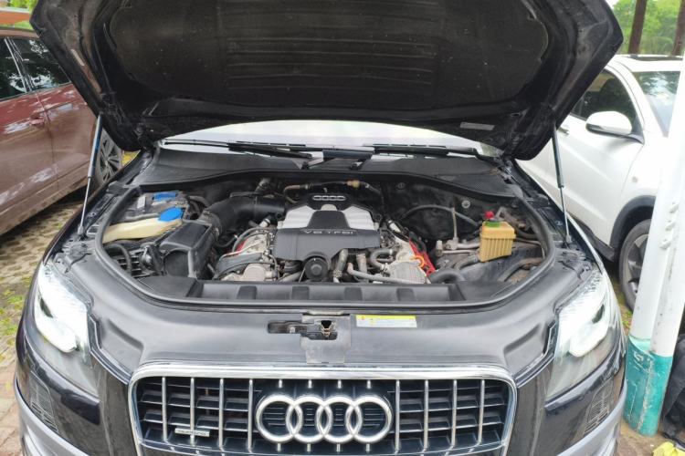 Used Audi Q7 2015 40 TFSI Collector's Edition Engine Bay