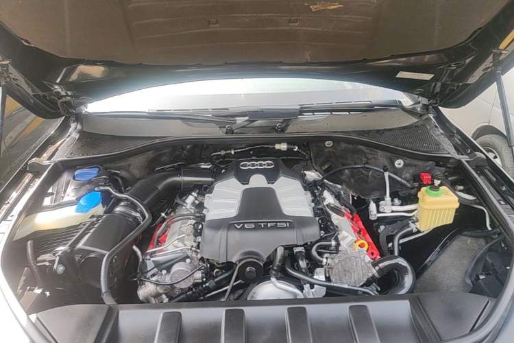 Used Audi Q7 2015 40 TFSI Collector's Edition Engine Bay