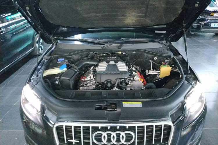 Used Audi Q7 2015 35 TFSI Ambition Edition Engine Bay