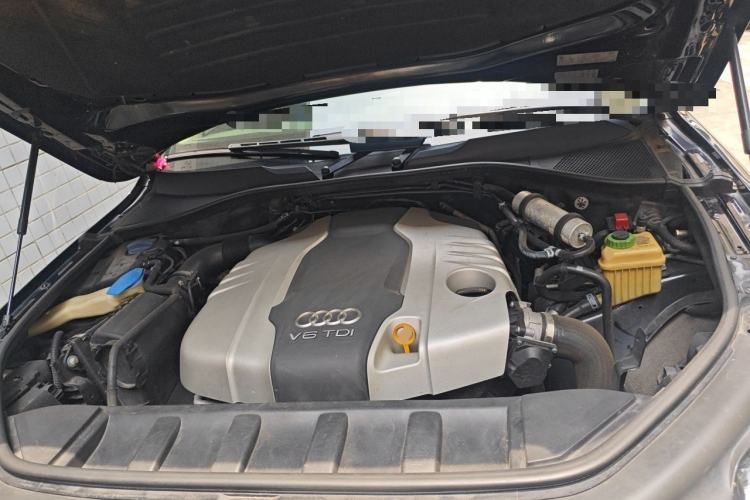 Used Audi Q7 2015 35 TDI Excellence Edition Engine Bay
