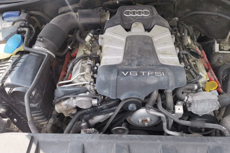Used Audi Q7 2015 35 TFSI Sport Edition Engine Bay