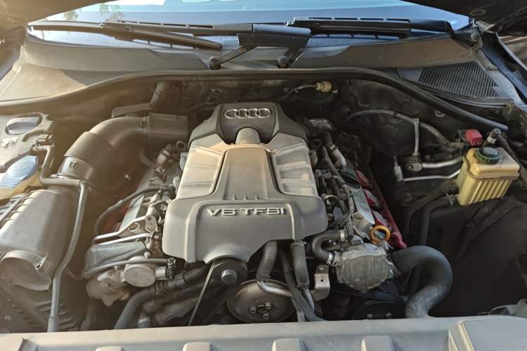 Used Audi Q7 2015 35 TFSI Ambition Edition Engine Bay