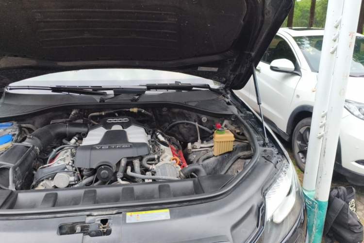 Used Audi Q7 2015 40 TFSI Collector's Edition Engine Bay Left