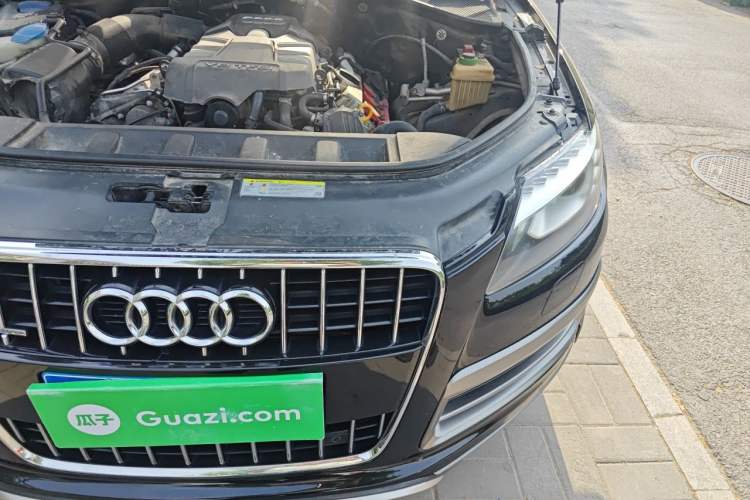 Used Audi Q7 2015 40 TFSI Collector's Edition Engine Bay Left