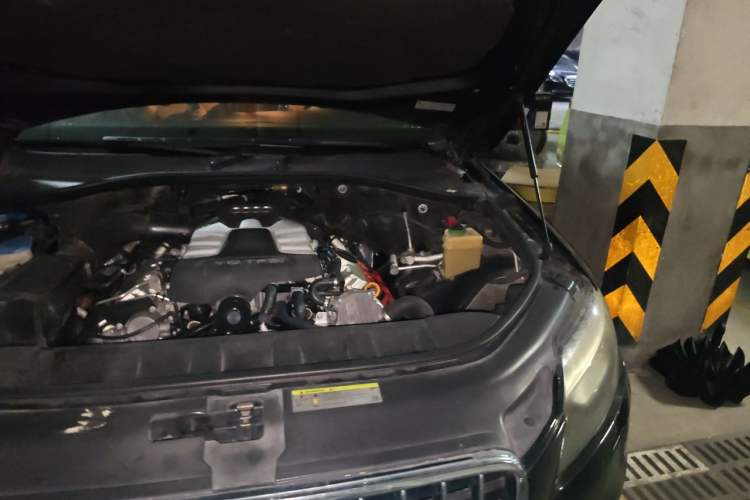Used Audi Q7 2015 40 TFSI Collector's Edition Engine Bay Left