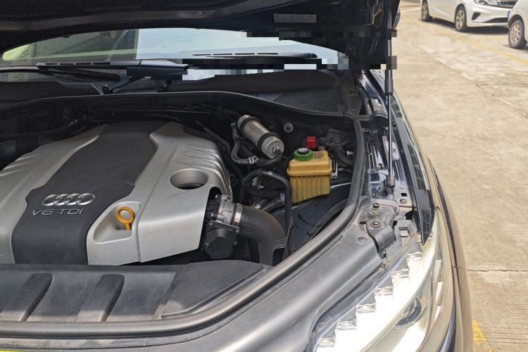 Used Audi Q7 2015 35 TDI Excellence Edition Engine Bay Left