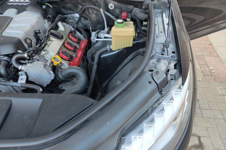 Used Audi Q7 2015 35 TFSI Sport Edition Engine Bay Left