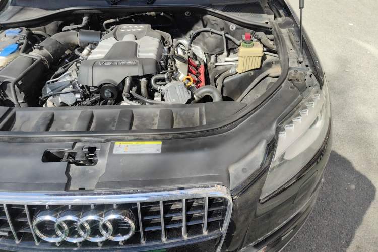 Used Audi Q7 2015 35 TFSI Ambition Edition Engine Bay Left