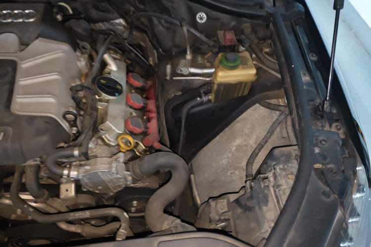 Used Audi Q7 2015 40 TFSI Collector's Edition Engine Bay Left
