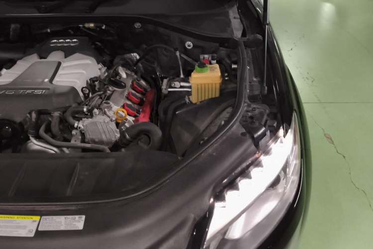 Used Audi Q7 2015 35 TFSI Ambition Edition Engine Bay Left