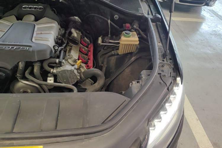 Used Audi Q7 2015 35 TFSI Sport Edition Engine Bay Left
