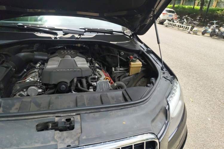 Used Audi Q7 2015 35 TFSI Ambition Edition Engine Bay Left