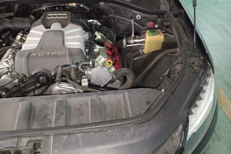 Used Audi Q7 2015 35 TFSI Ambition Edition Engine Bay Left