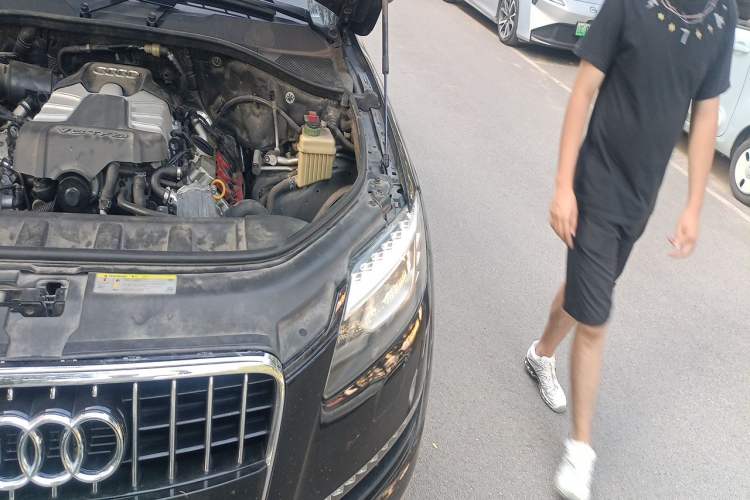 Used Audi Q7 2015 35 TFSI Ambition Edition Engine Bay Left