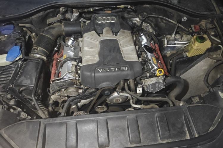 Used Audi Q7 2015 35 TFSI Sport Edition Engine Bay