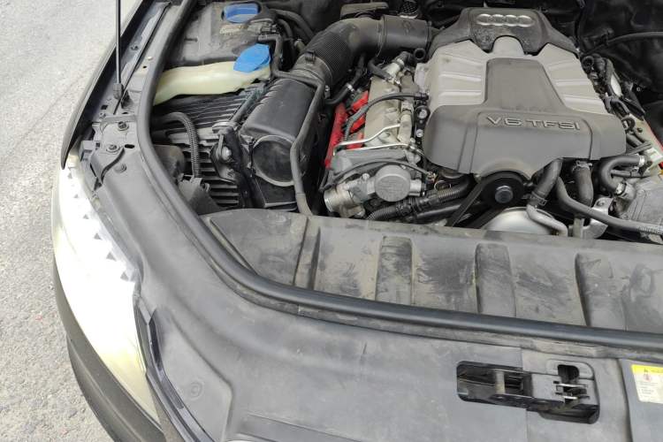 Used Audi Q7 2015 35 TFSI Sport Edition Engine Bay Right