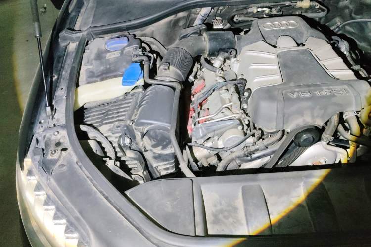 Used Audi Q7 2015 40 TFSI Collector's Edition Engine Bay Right