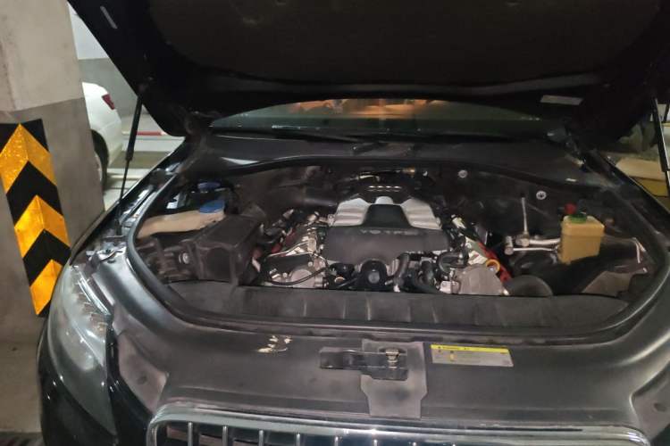 Used Audi Q7 2015 40 TFSI Collector's Edition Engine Bay Right