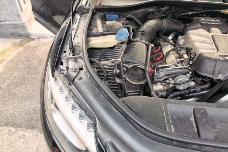 Used Audi Q7 2015 35 TFSI Ambition Edition Engine Bay Right