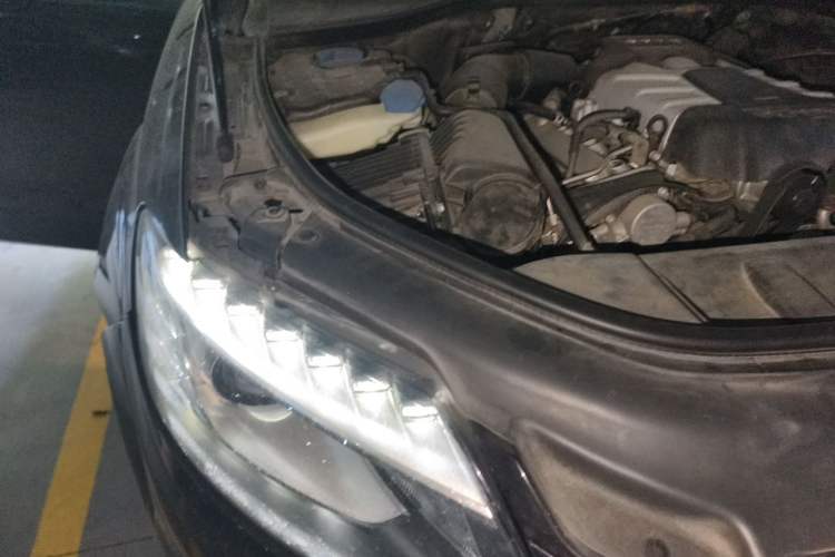 Used Audi Q7 2015 35 TFSI Ambition Edition Engine Bay Right