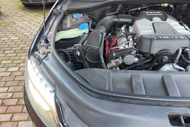 Used Audi Q7 2015 35 TFSI Ambition Edition Engine Bay Right