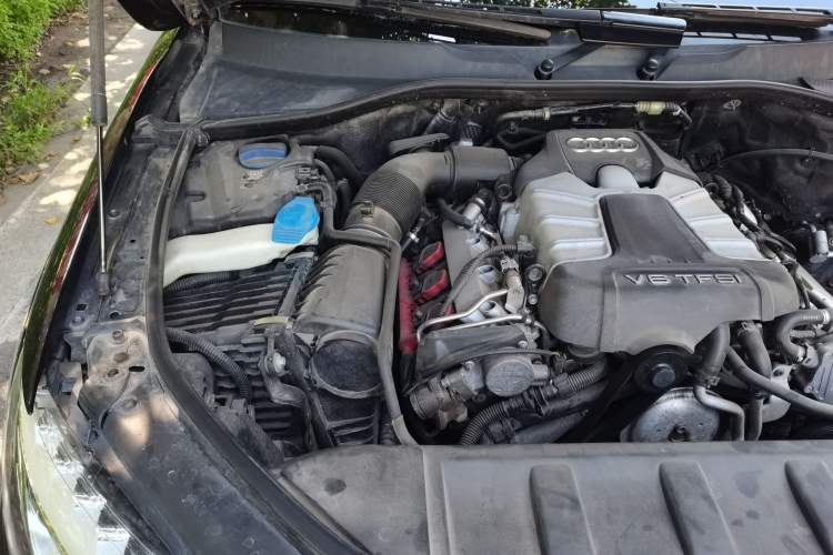 Used Audi Q7 2015 35 TFSI Ambition Edition Engine Bay Right