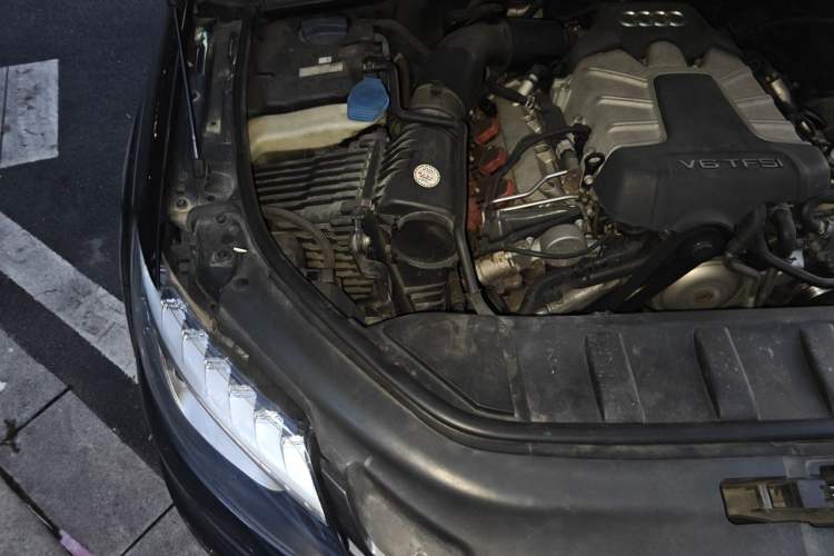 Used Audi Q7 2015 35 TFSI Ambition Edition Engine Bay Right