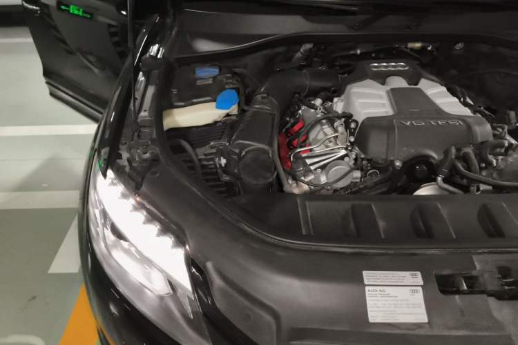Used Audi Q7 2015 35 TFSI Ambition Edition Engine Bay Right