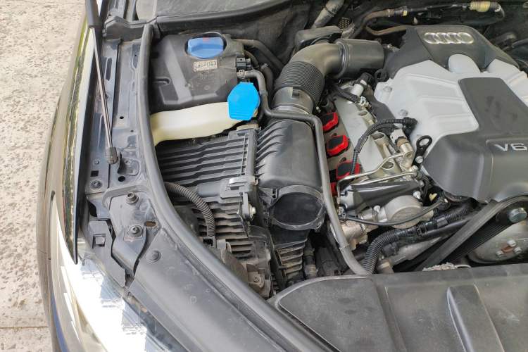 Used Audi Q7 2015 35 TFSI Ambition Edition Engine Bay Right