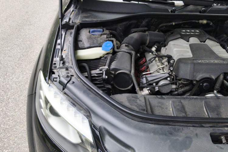 Used Audi Q7 2015 35 TFSI Ambition Edition Engine Bay Right