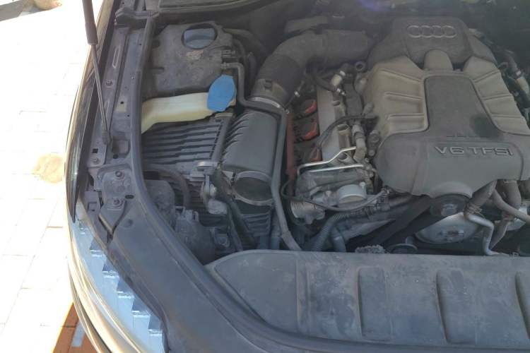 Used Audi Q7 2015 35 TFSI Ambition Edition Engine Bay Right