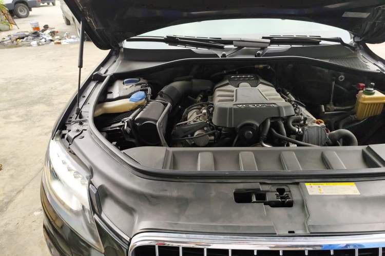 Used Audi Q7 2015 35 TFSI Sport Edition Engine Bay Right