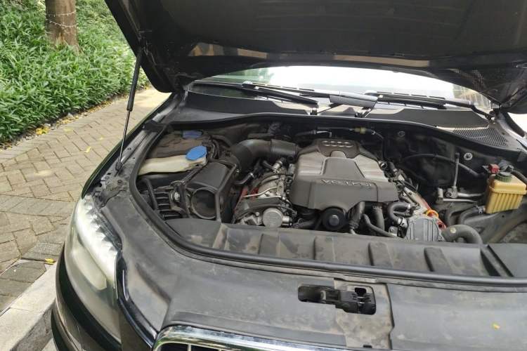 Used Audi Q7 2015 35 TFSI Ambition Edition Engine Bay Right